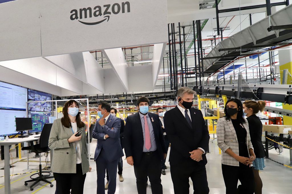 Inauguración del centro logístico de Amazon en Murcia