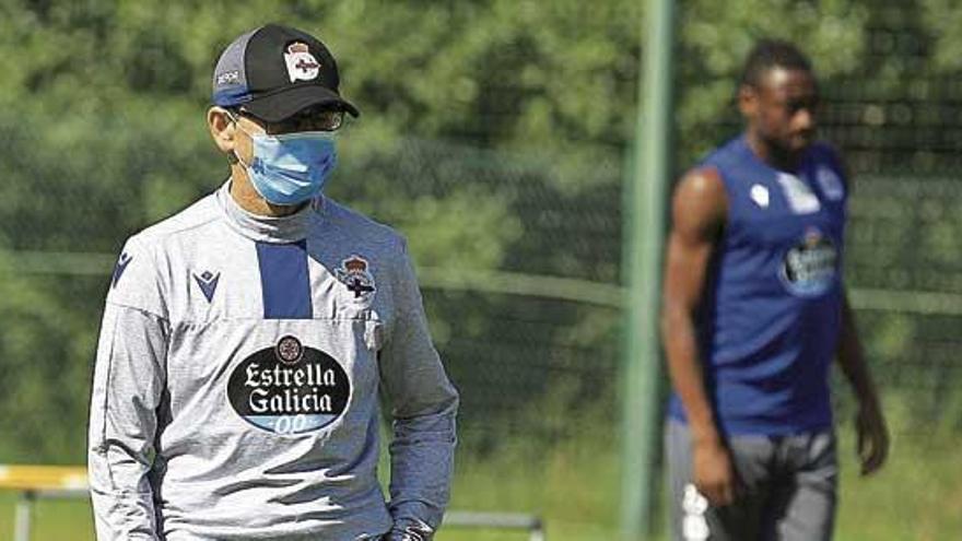 Fernando Vázquez, ayer en la ciudad deportiva de Abegondo.