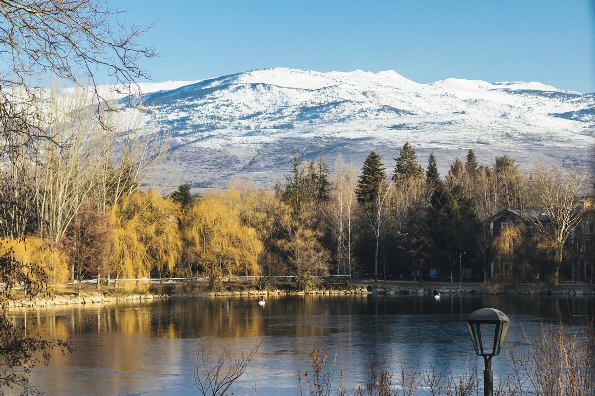 Puigcerdà está rodeado por algunos de los picos más imponentes del Pirineo