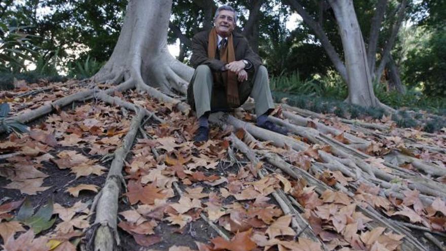 Miguel Ángel Peláez preside una asociación con sólidas raíces en el Jardín de La Concepción.