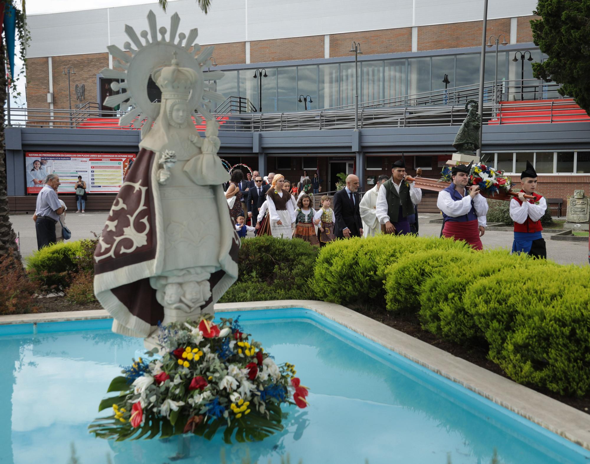 En imágenes: El Grupo Covadonga despide sus fiestas con homenajes