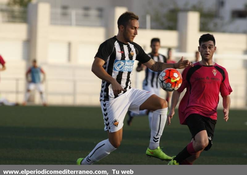 GALERÍA DE FOTOS -- El CD Castellón calienta motores frente al Almazora