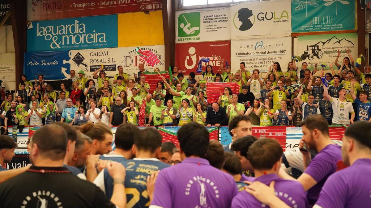 Partido del BM Caja Rural Zamora contra el BM Romo, arropados por su afición