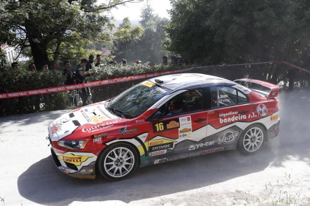 El olor a gasolina se apodera de O Castro con el Rallye Rías Baixas