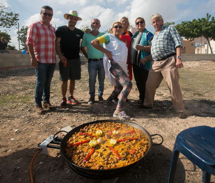 Las fiestas tradicionales celebran su jornada de convivencia con concurso de paellas, chocolatada y juegos infantiles