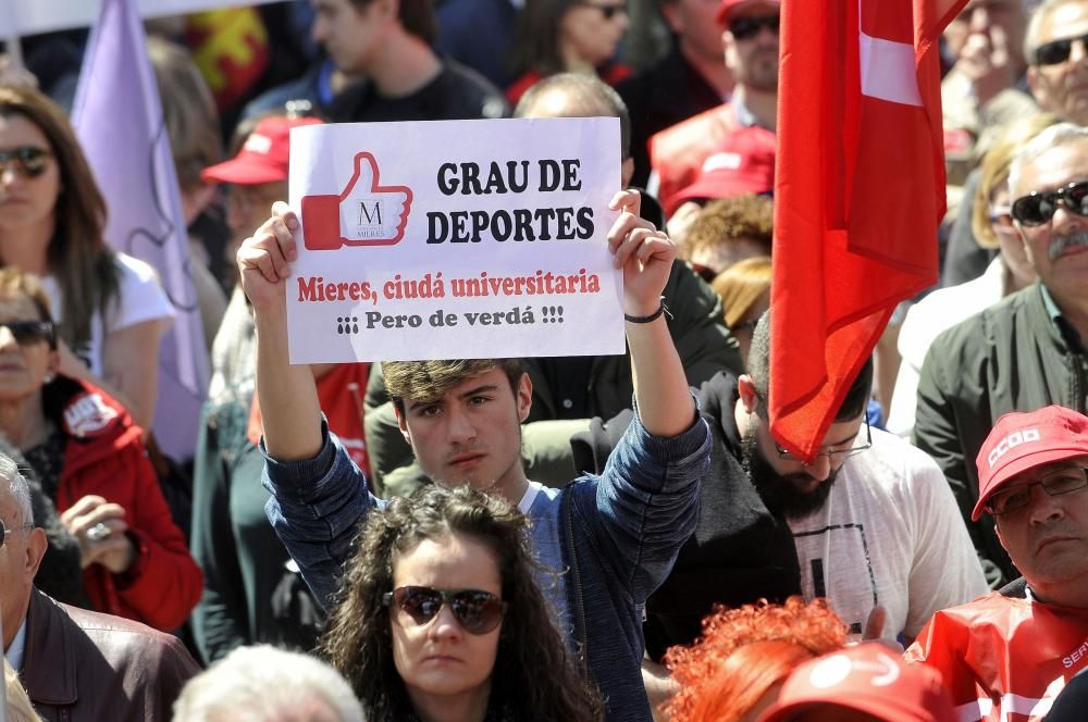 1 de mayo: Miles de personas se manifiestan en Asturias para reivindicar mejoras laborales