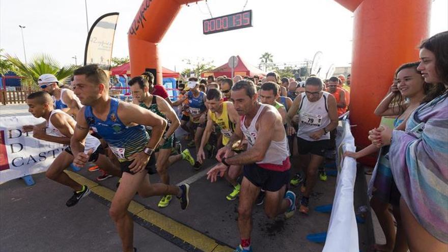 Más de 300 corredores se dan cita en las playas de Almassora
