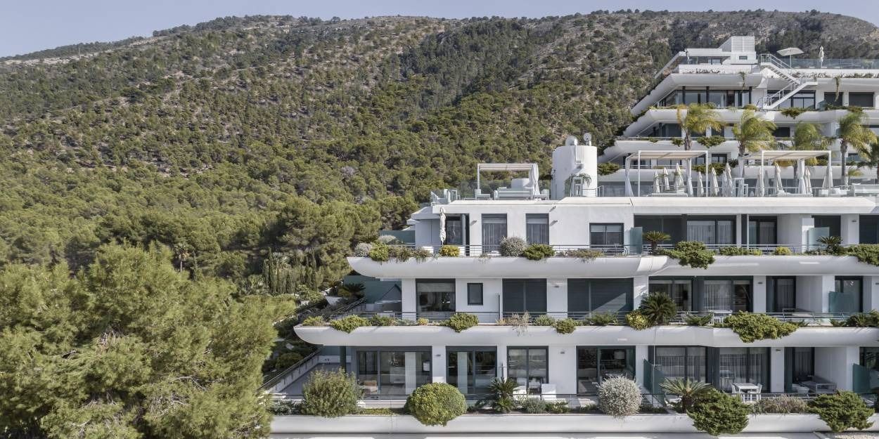 El complejo está enclavado en la sierra alicantina