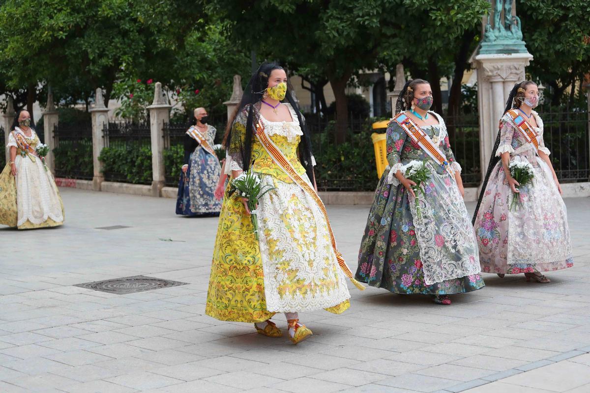 Búscate en el primer día de la ofrenda por la Calle Caballeros de las 20:00 a las 21:00
