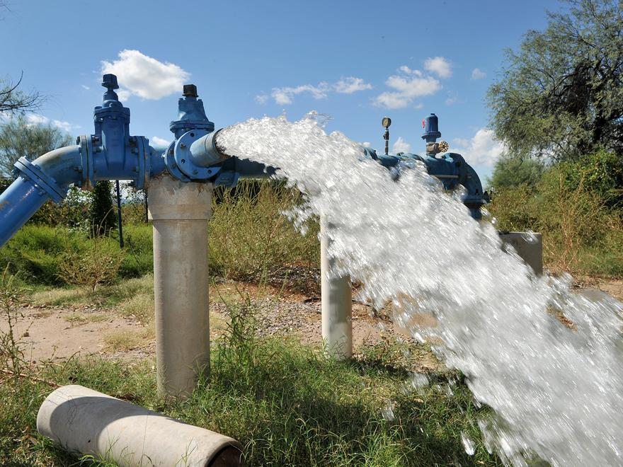 En plena sequía global, solo el 28% de las empresas agroalimentarias reducen sus extracciones de agua