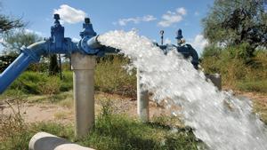 Solo un 28% de las grandes industrias agroalimentarias reduce la extracción de agua