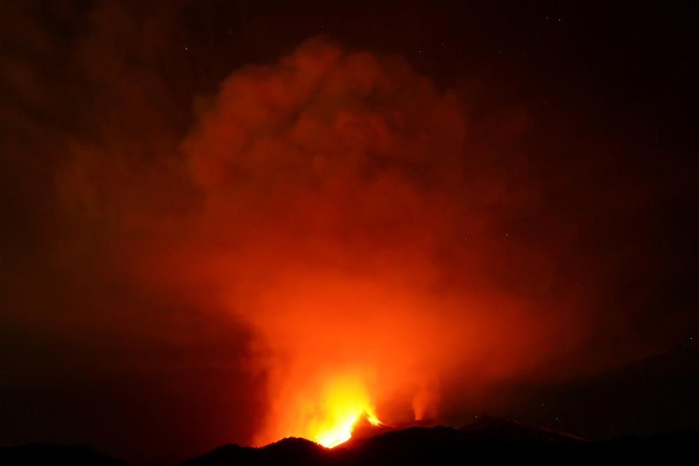 Galeria de fotos: Espectacular erupció de l'Etna a Sicília