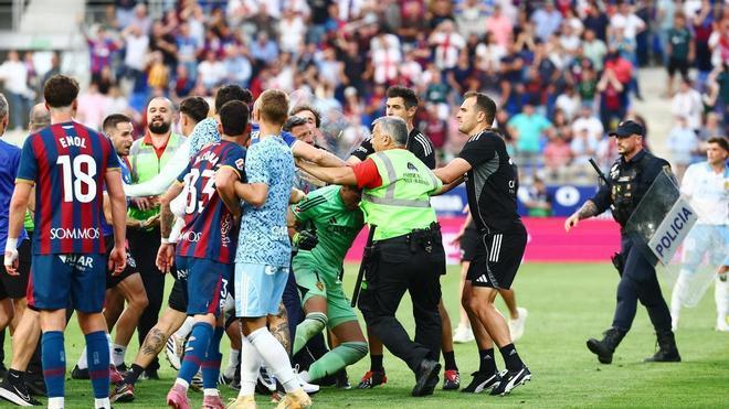 Las sanciones del derbi: 13 partidos a Andrada, 4 a Dani Jiménez y 2 a Tasende