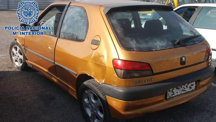 Roban el coche de un familiar y se estrellan al conducirlo sin carné