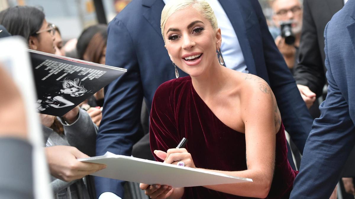 Lady Gaga a su llegada a la premiére de 'A star is born' en Toronto