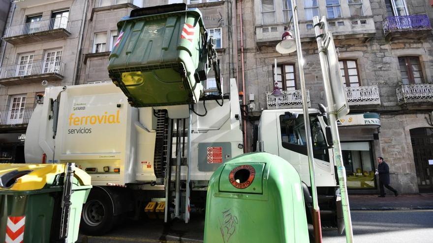 Se mantiene el servicio de recogida de basura. // G. Santos