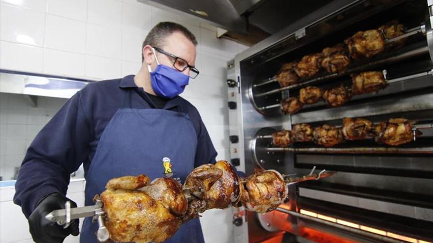 Coronavirus en Córdoba: comida a domicilio, a tu casa, rico y seguro