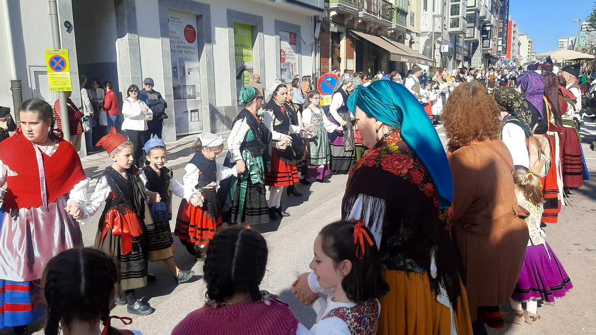 La danza prima de los Güevos Pintos, en imágenes