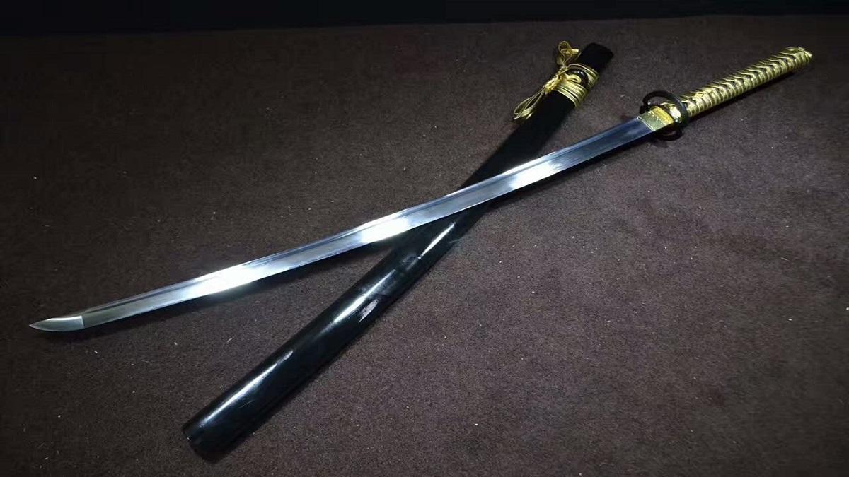 Así es como se forjan las katanas de samurái