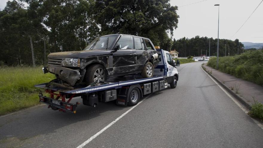 Heridos graves un padre y una hija en una salida de vía en la carretera a Luanco