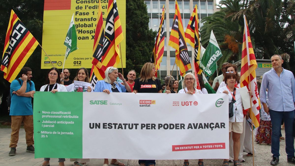 Personal sanitario del Hospital Joan XXIII de Tarragona se manifiesta para reclamar mejoras laborales y reconocimiento profesional
