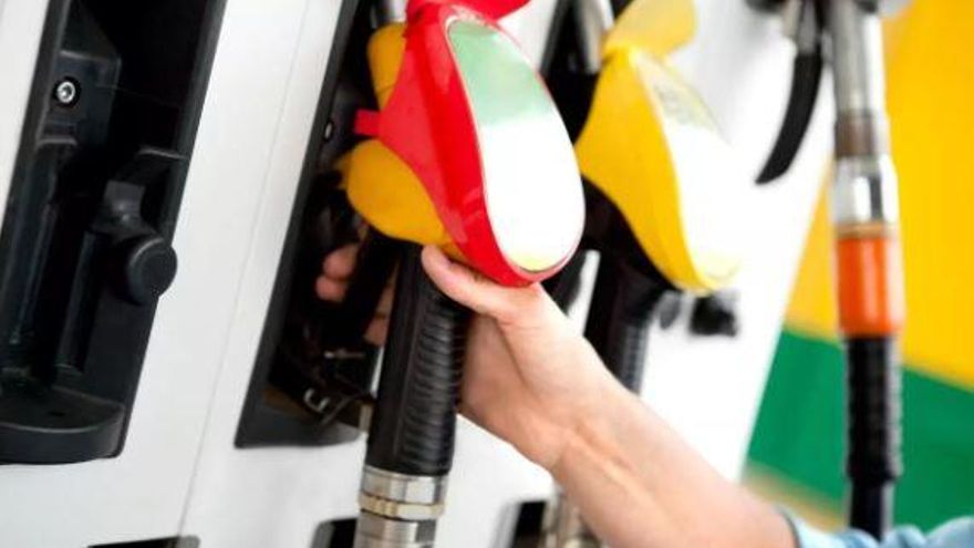 Vídeo. Amenaza a un cliente que hablaba catalán en una gasolinera: “¡Te voy a dar un tortón que te tiro al suelo, payaso!”