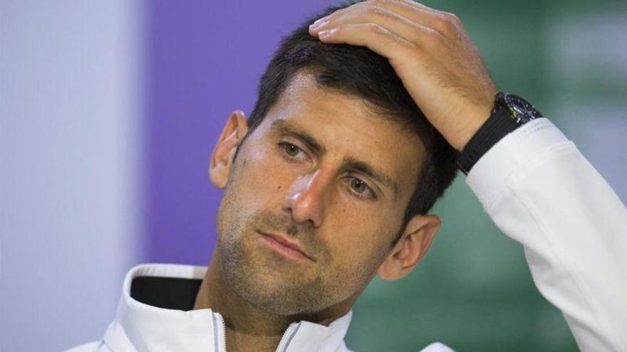 Djokovic aplaza su retorno en Abu Dabi por dolores en el codo