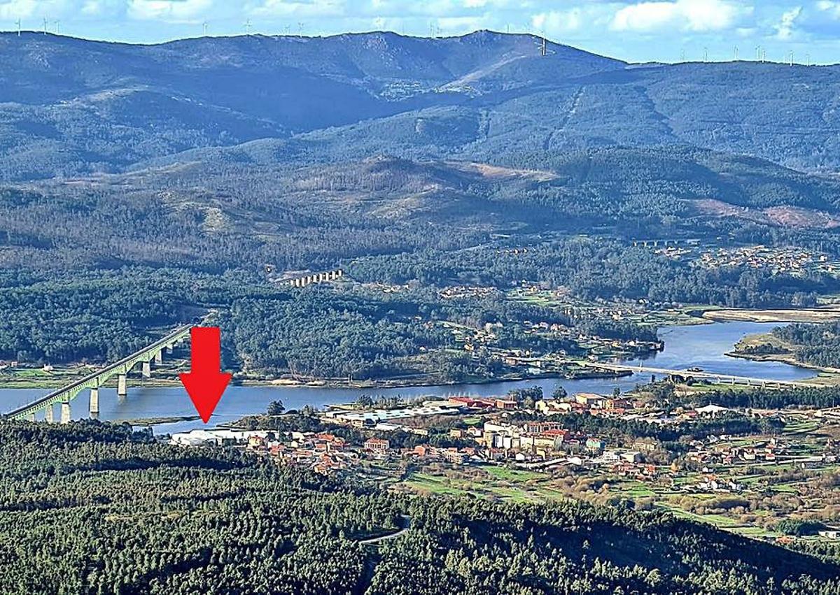 Investigan un vertido de origen industrial que afecta al río Ulla