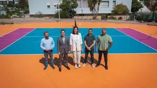 El Ayuntamiento acondiciona la pista de tenis y squash en Las Torres