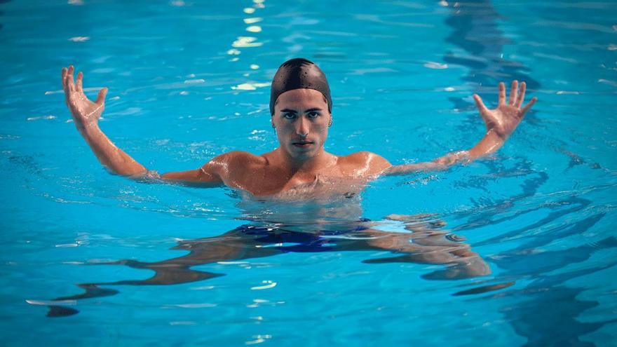 Dennis González: "Cuando estoy con el equipo no soy consciente del referente en el que me convierto"