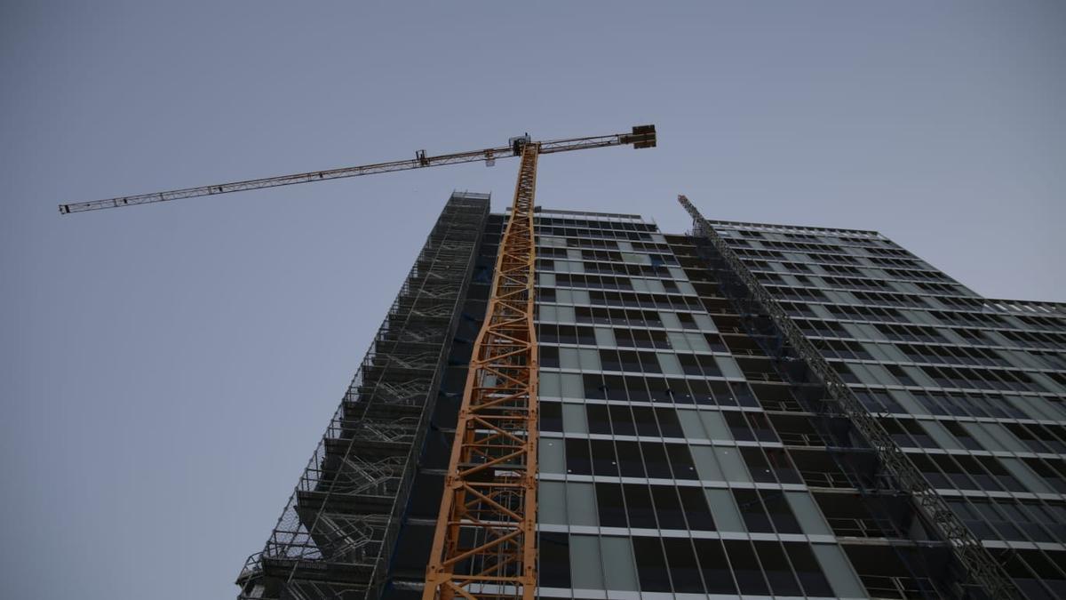 Obras en la plaza Europa de Zaragoza.