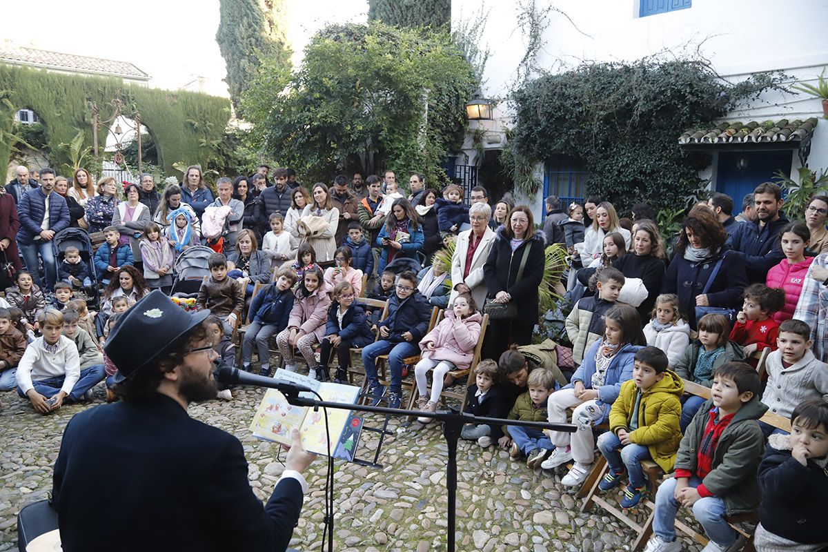 Cuentos en los Patios por Navidad para los niños