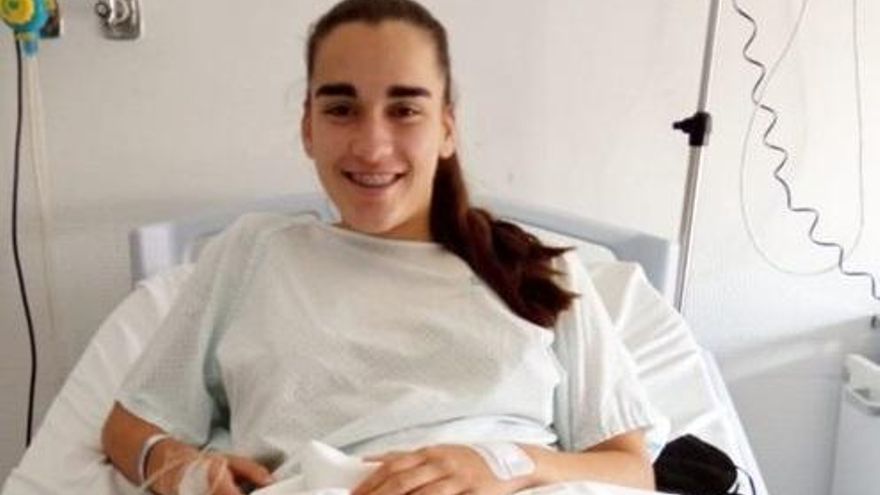 Operada de rotura del ligamento cruzado Marta, del Femenino Cáceres
