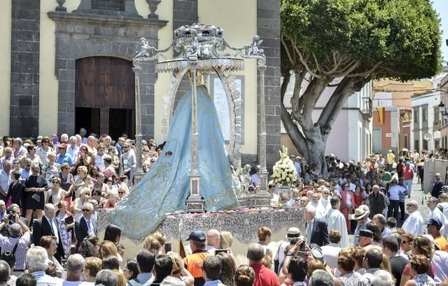 Procesión en Santa María de Guía