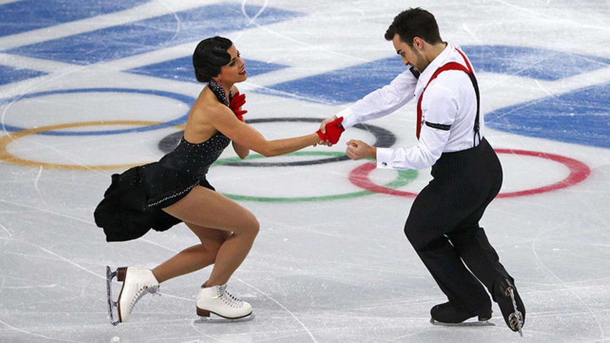 Sara Hurtado y Adrià Díaz, durante la ejecución de su programa corto en los Juegos de Sochi