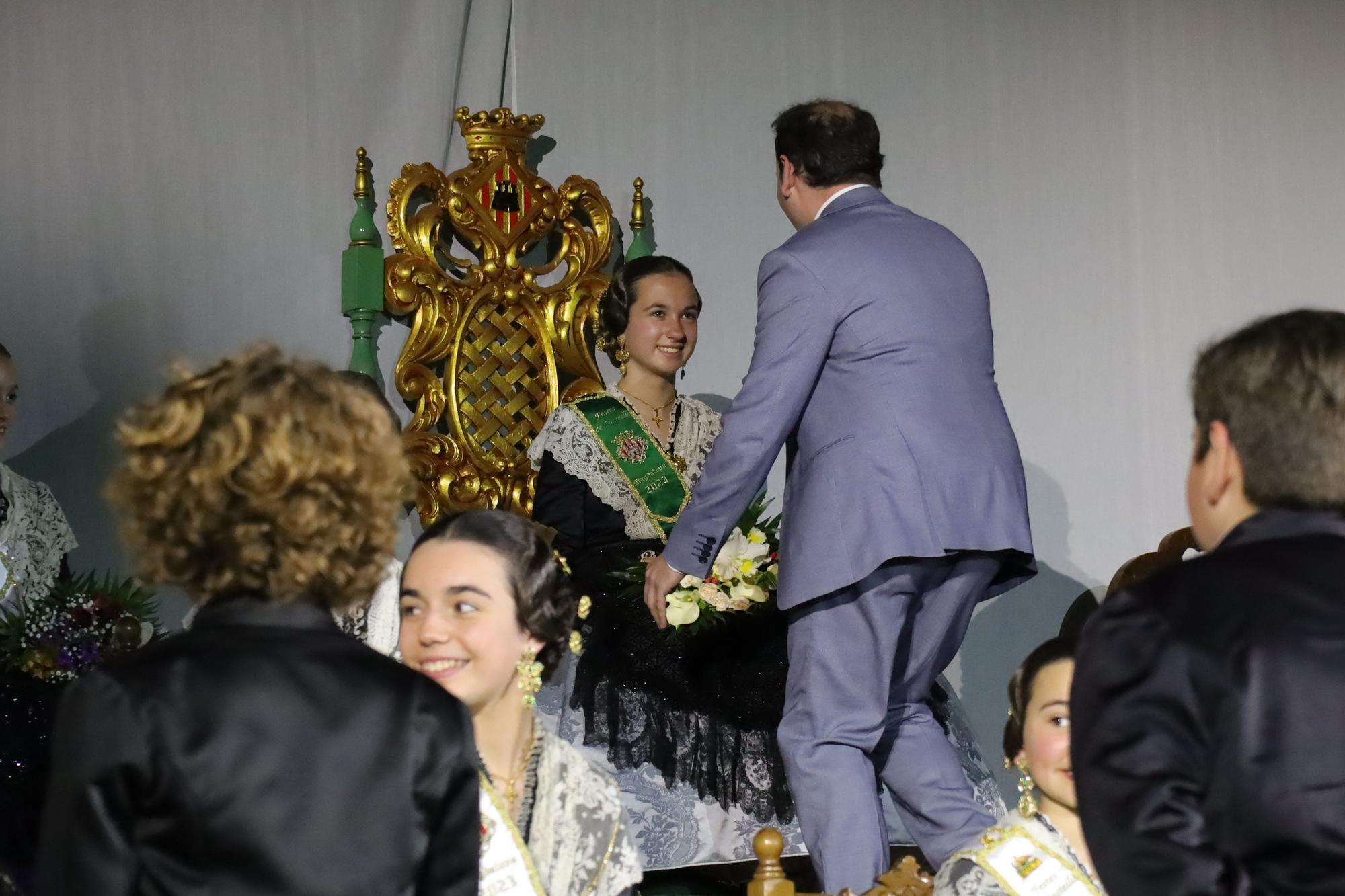 Galania a la reina infantil de las fiestas de la Magdalena