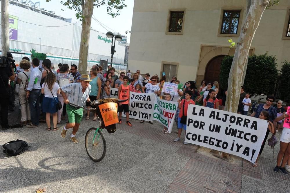 Manifestación de los padres de La Aljorra