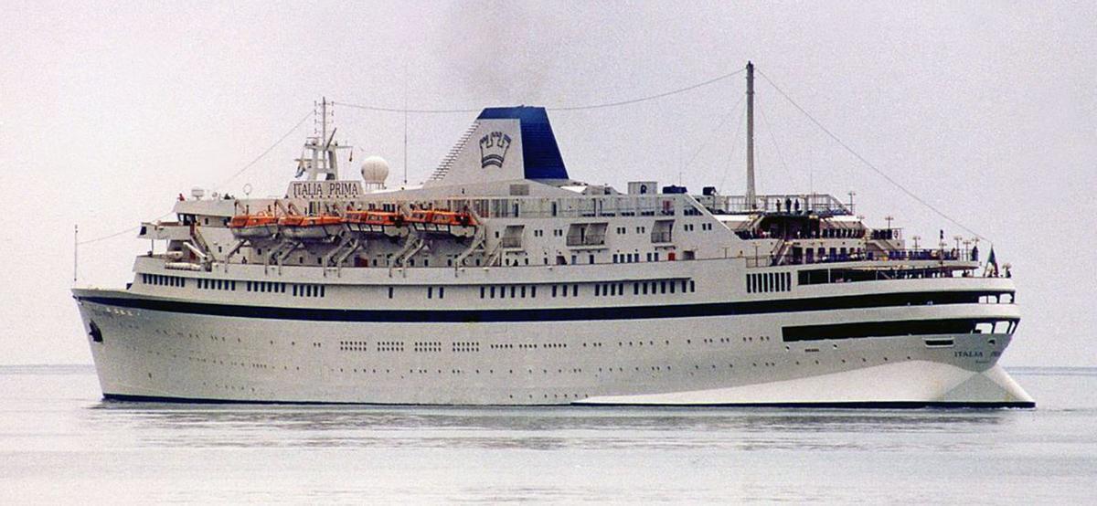 Partiendo del puerto de Palma con el nombre de ‘Italia Prima’ en junio del 1995.