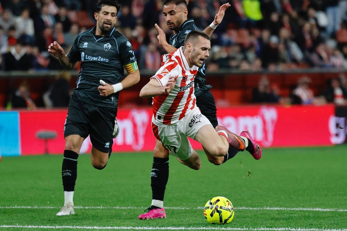 Mellot fue expulsado en la segunda parte tras derribar a Dubasin.