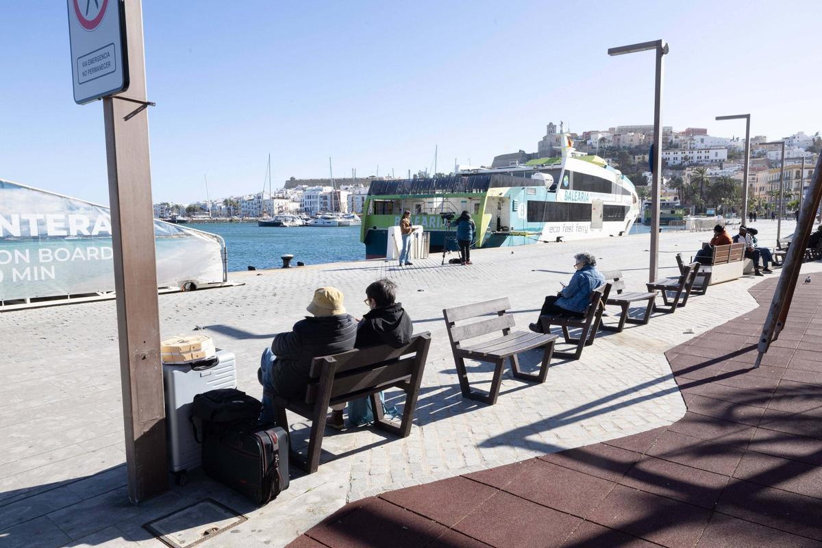 El puerto ha estado cerrado por la temporal.