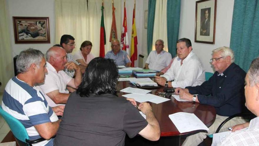 Desarrollo de una asamblea de la Mancomunidad Tierras de Aliste.