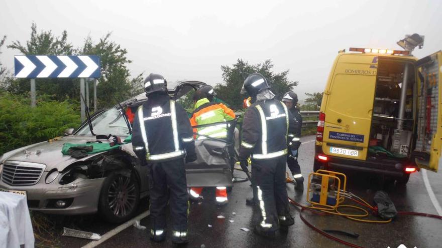 Un hombre ha resultado herido grave en un accidente de tráfico en Llanera