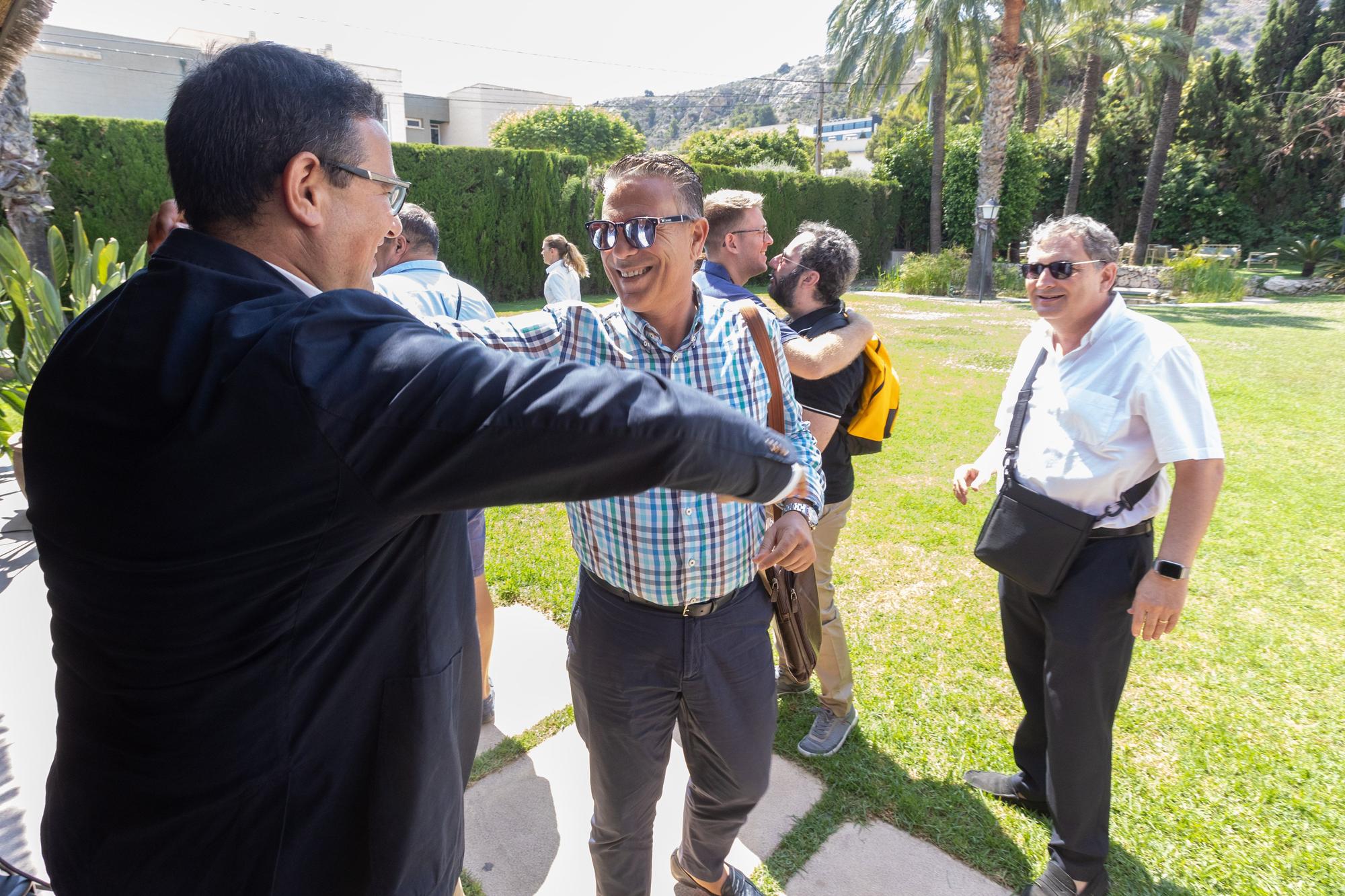 David Olivares exhibe músculo con un multitudinario acto público para presentar su candidatura a la Federació de Hogueras