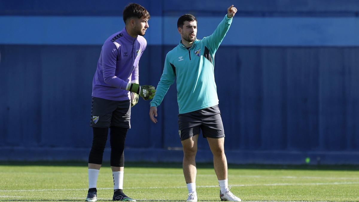 Ramón Enríquez, con el grupo durante el entrenamiento del pasado martes.