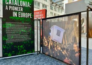 La retirada de la fotografía del 1-O de la exposición de Puigdemont en la Eurocámara.