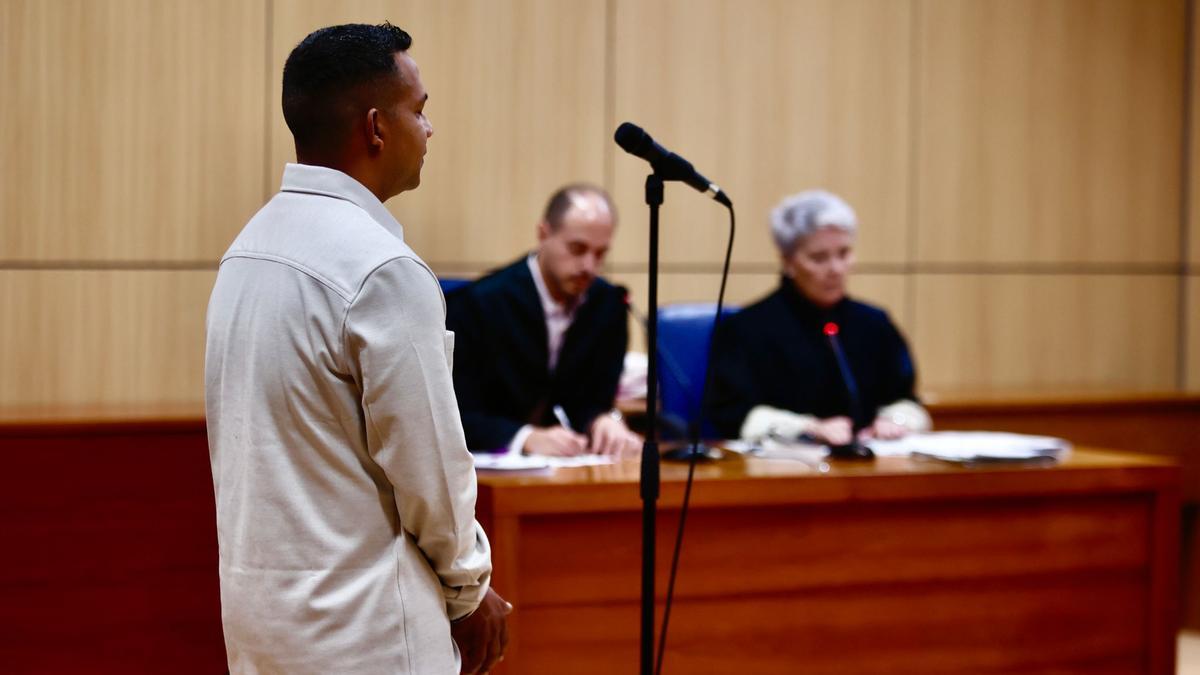 El condenado por matar a un hombre de un puñetazo tras una discusión durante el juicio celebrado en València.