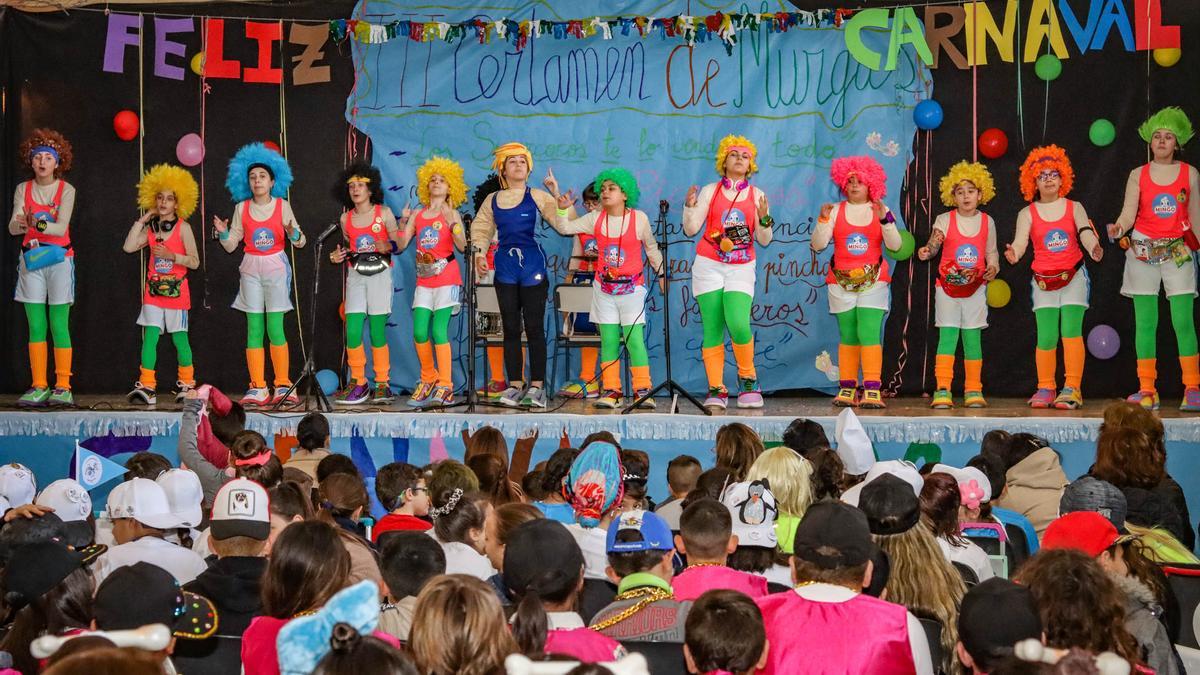 Certamen infantil de murgas en una pasada edición del Carnaval de Badajoz.