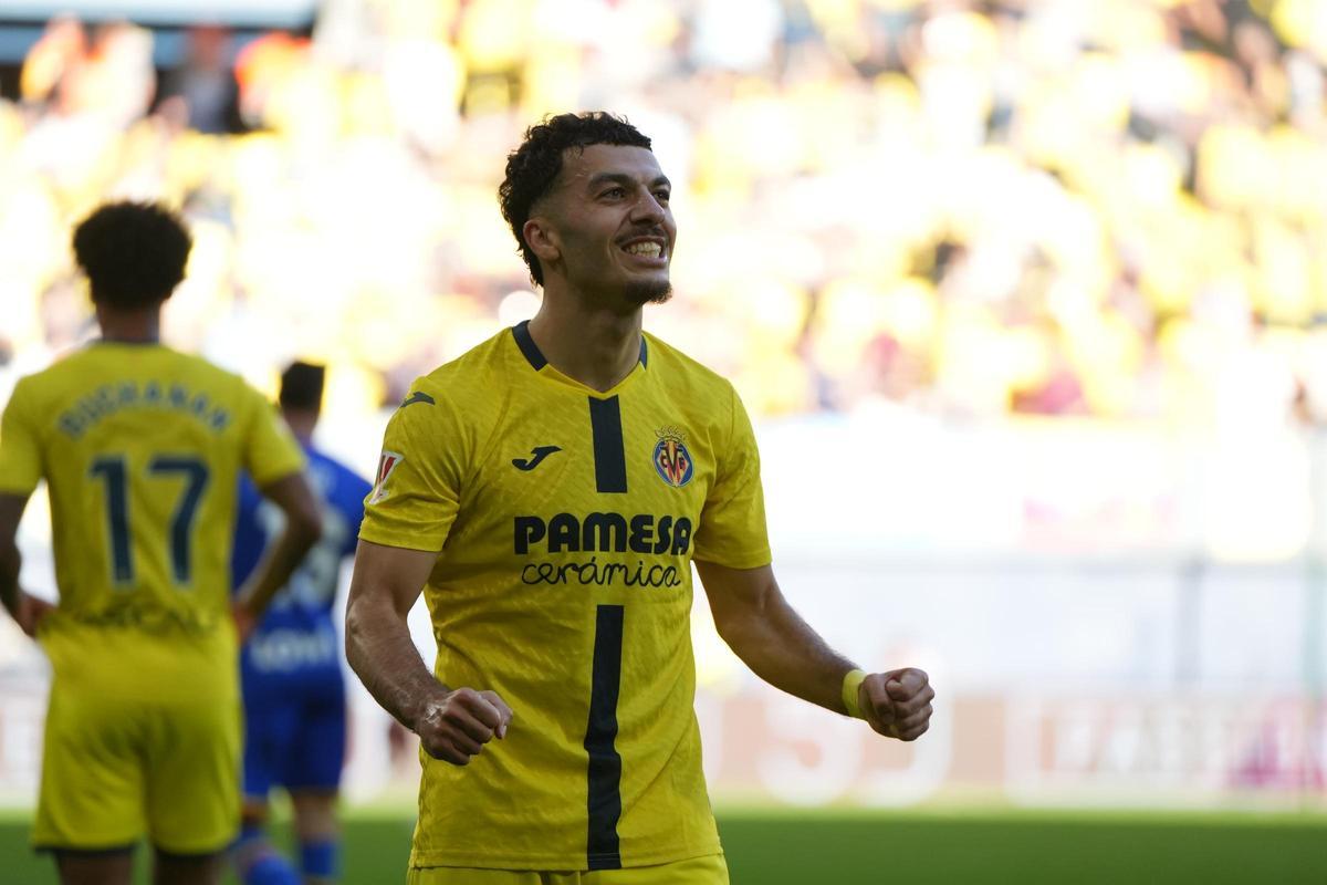 Mikautadze celebra el gol del 2-0 del triunfo del Villarreal ante el Getafe.