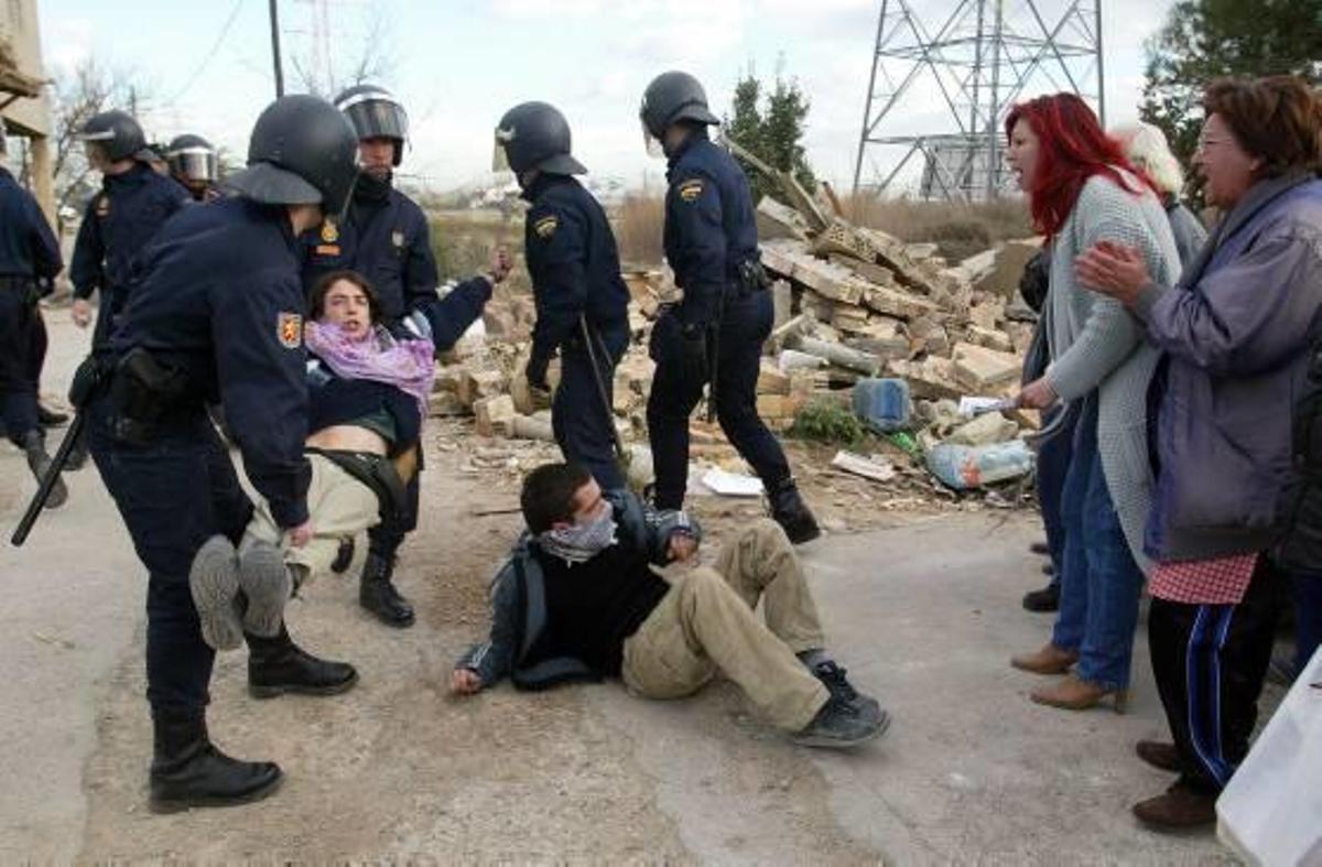 El desalojo de La Punta "violó los derechos humanos" de los vecinos
