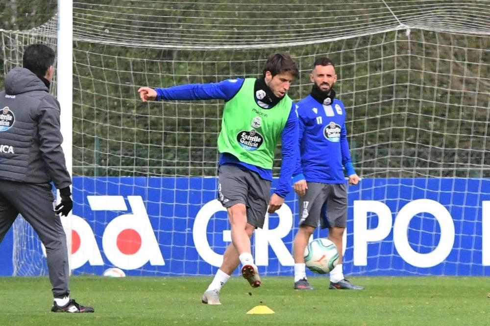 Entrenamiento del Deportivo a puerta cerrada